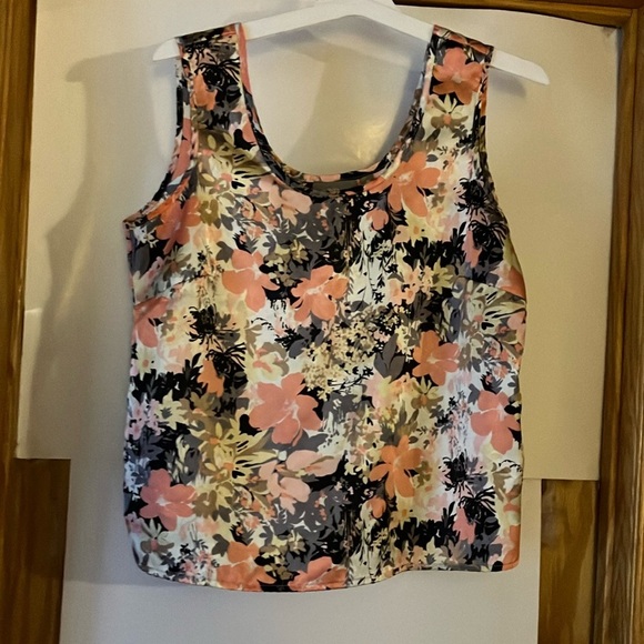 Croft and Barrow Women’s Sz M Floral (white/pink/black) Sleeveless Tank Top  EUC - Picture 1 of 7